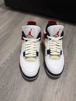 Air Jordan 4 Retro Red Cement  Größe 42,5
