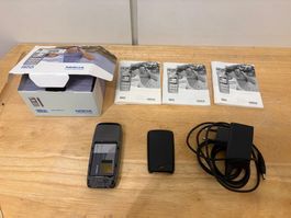 Nokia 1600 Handy mit Zubehoer und OVP funktionsfaehig