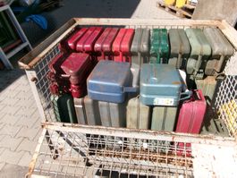 Treibstoff / Oel / Diesel / Benzin - Blechkanister -