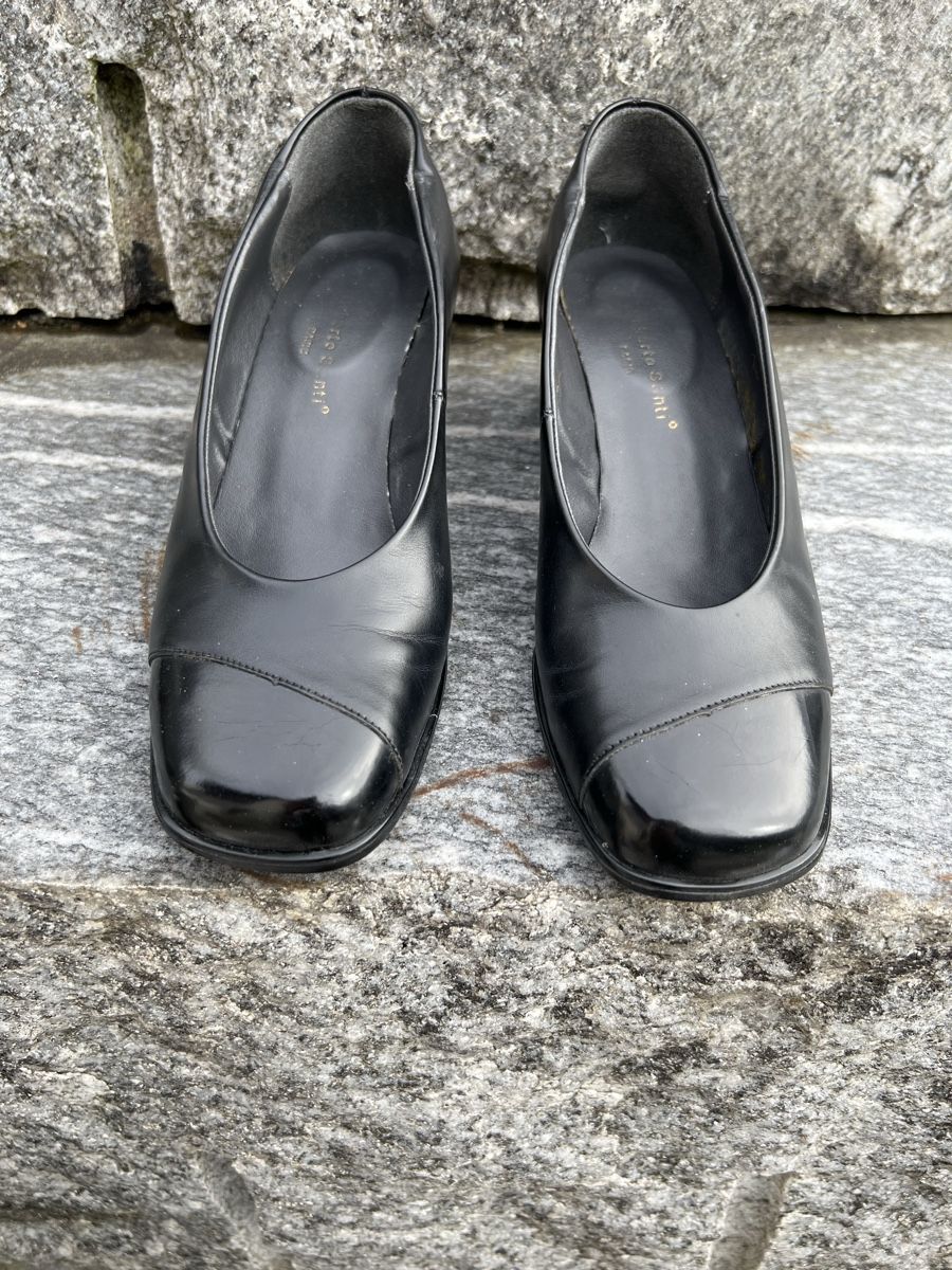 Scarpe da donna: Pumps echt Leder – Nuovo (secondo la descrizione) da Betschwanden venduto da Dognose