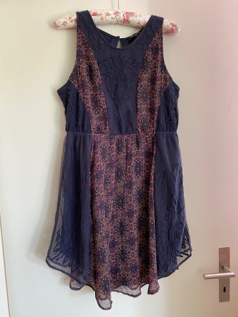 Review Kleid Gr. M