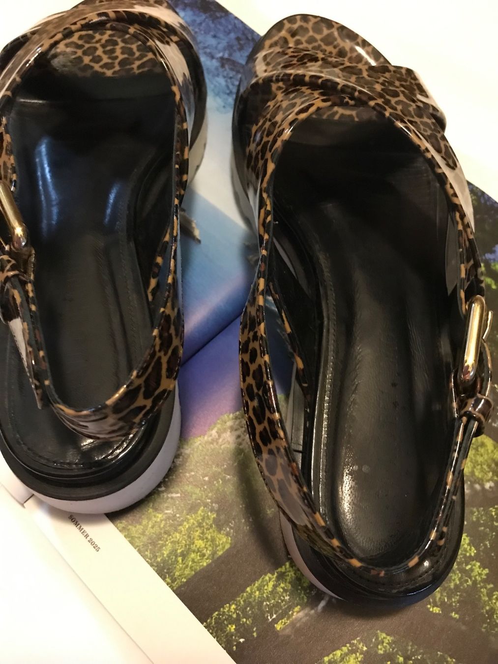 Scarpe da donna: Sommer Sandalen Grösse 40 Leopard Optik, Lack – Usato da Niederteufen venduto da mix18 2