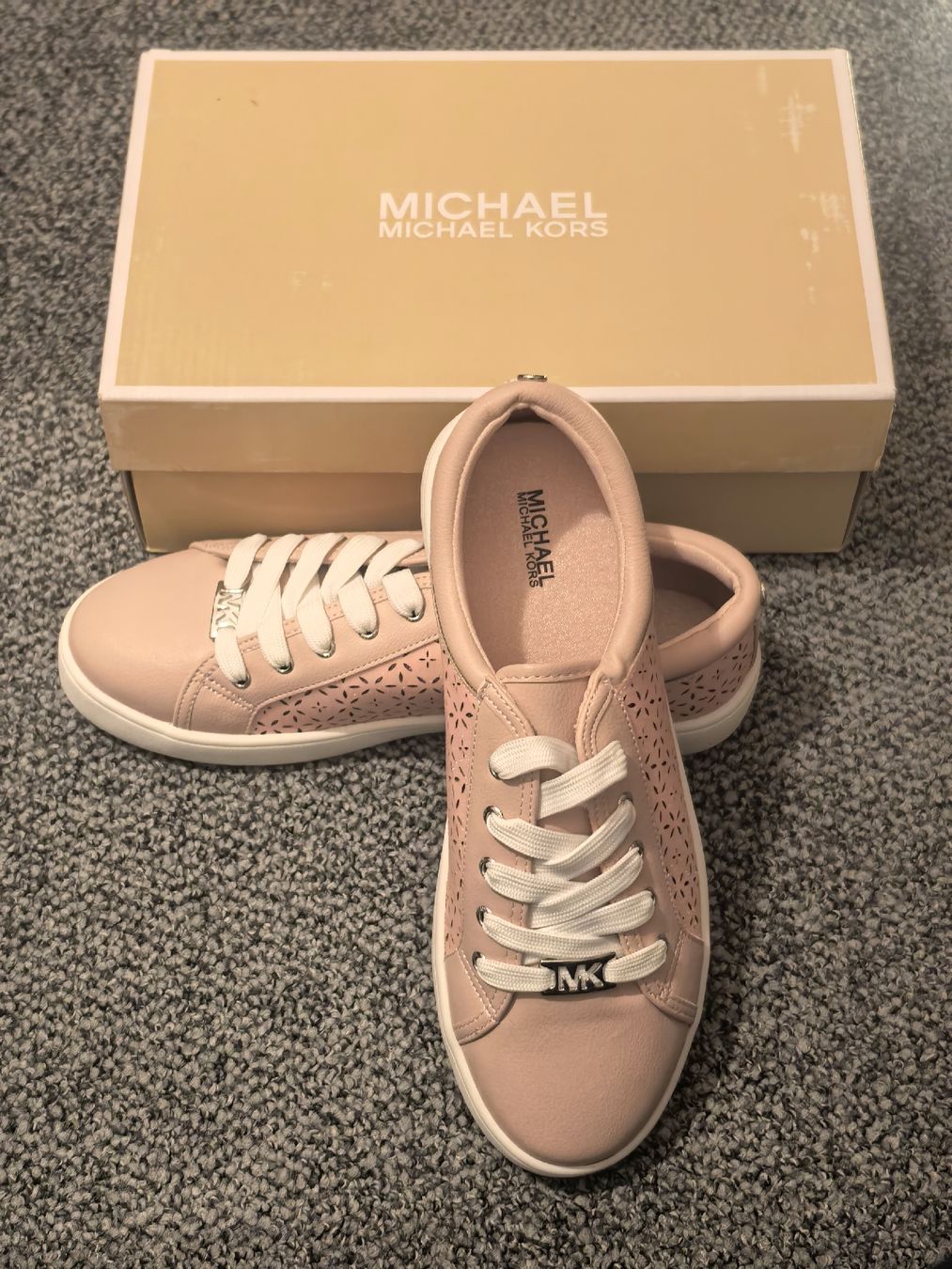 Michael Kors Damenschuhe: Michael Kors Sneakers – Neu und originalverpackt aus Bad Ragaz von AKahlon 1