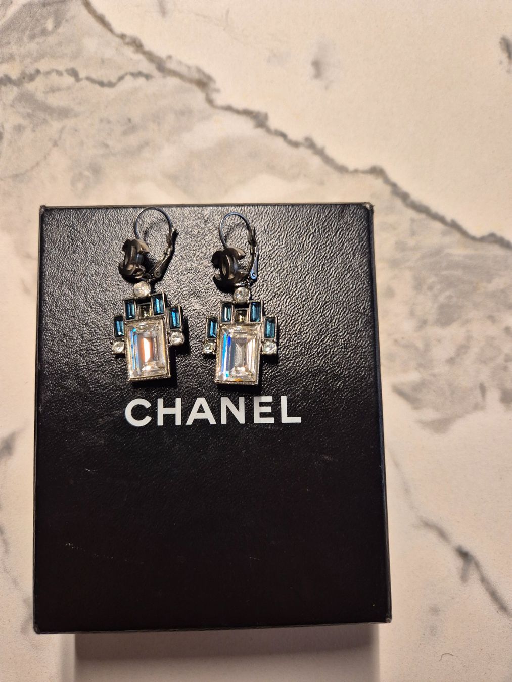 Chanel Ohrringe & -stecker: CHANEL Crystal Drop Earrings – Gebraucht aus Winterthur von geo_kt7l 2