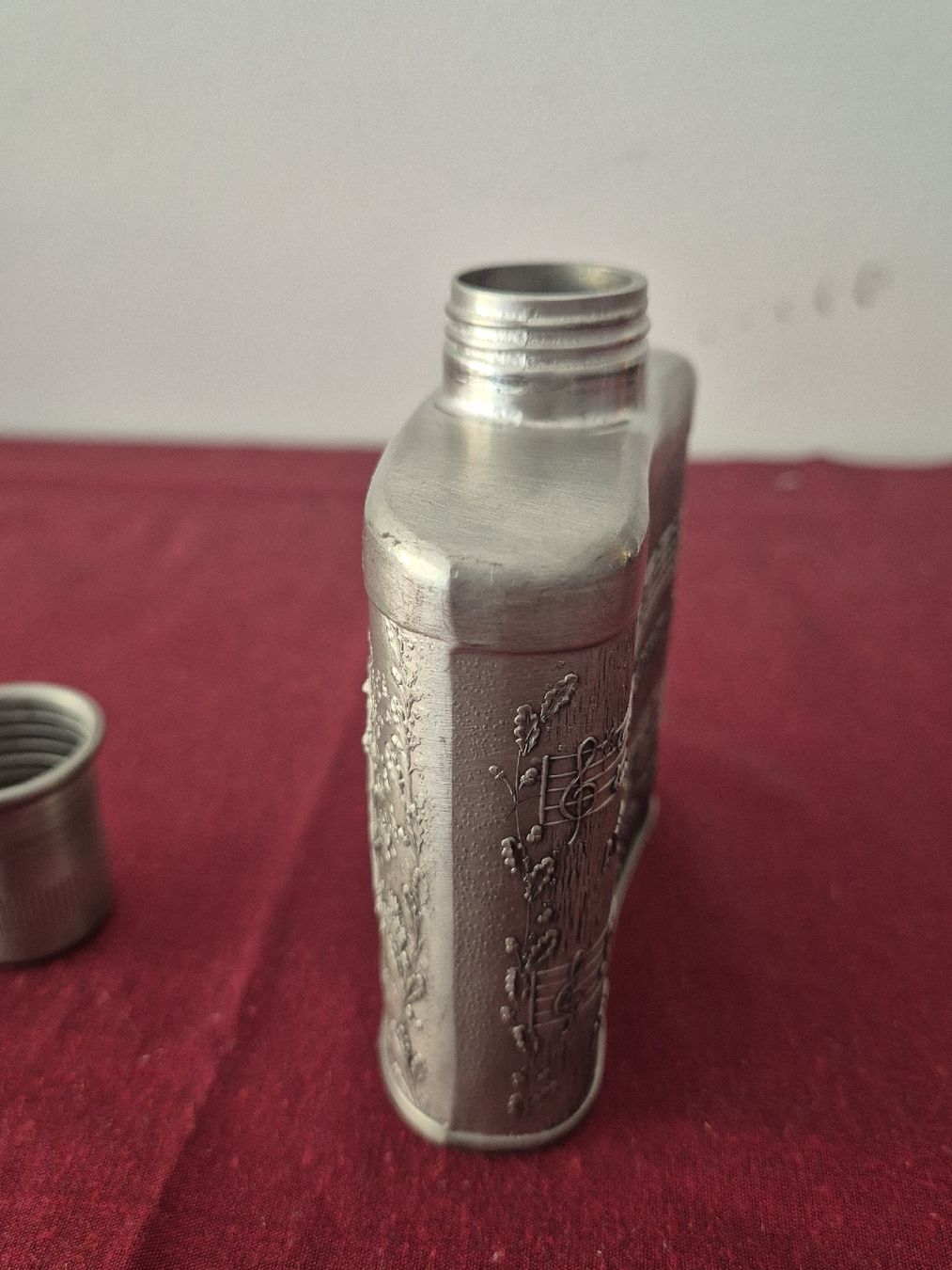 Sonstiges: Flachmann Zinnflasche mit Jäger / Jagtmotiv – Gebraucht aus Oberdiessbach von Finland1977 6