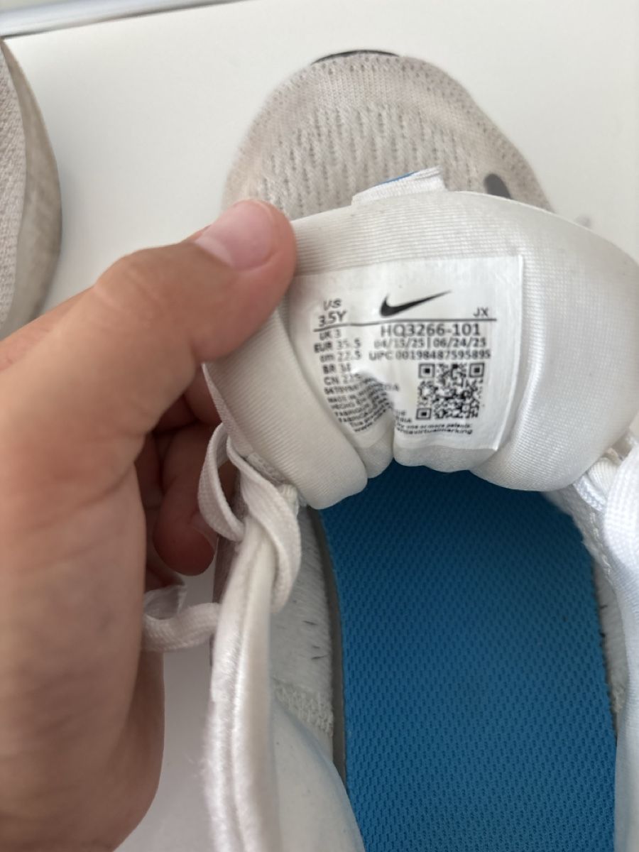 Nike Chaussures garçon: Nike Schuhe  – D'occasion à Salenstein par sehrgut 3