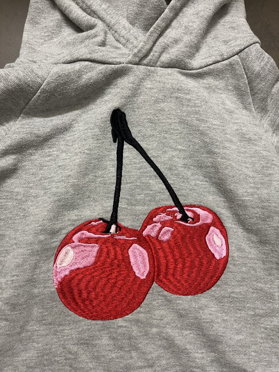 Maglioni & Felpe: Milk Copenhagen Pullover Kirschen Kaputze 110/116 – Usato da Zürich venduto da Gabi_78 1