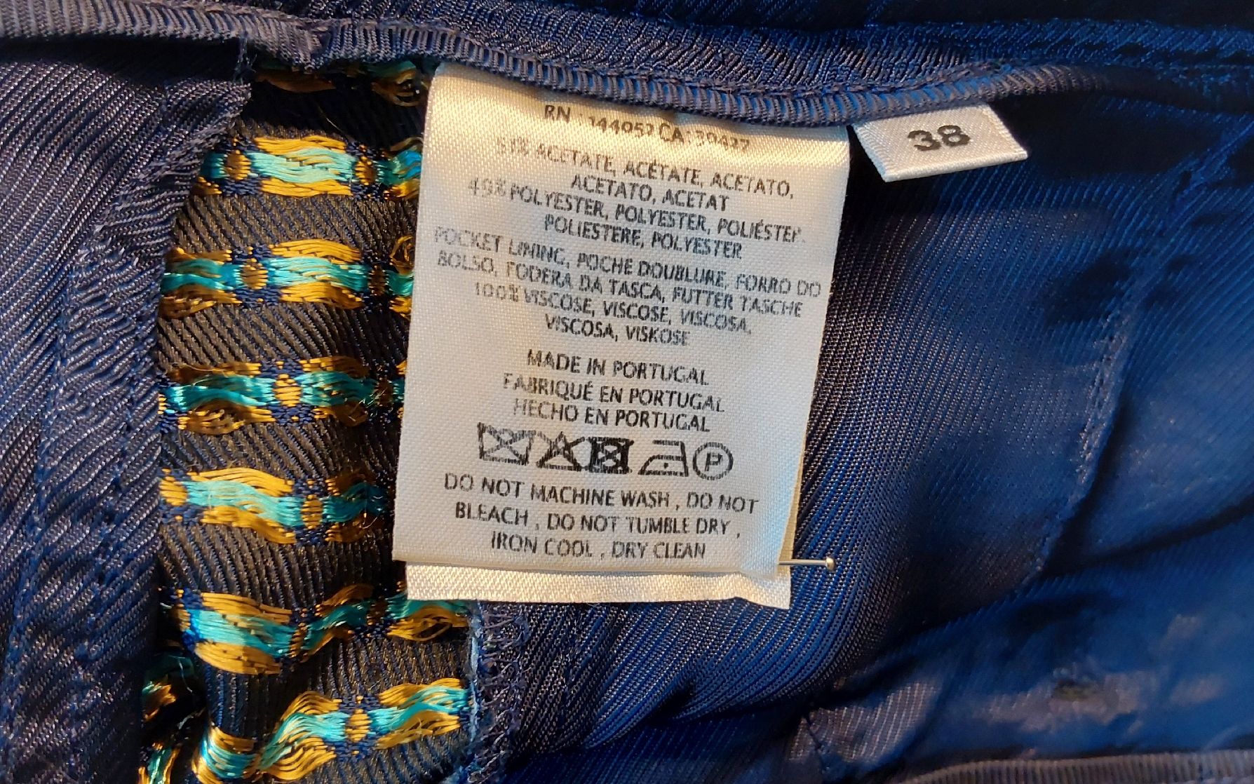 Pantaloni: Bermudas Essentiel Antwerp 38 blau – Usato da Köniz venduto da scopello12 5