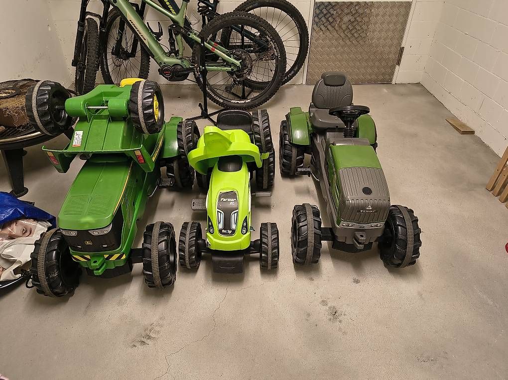 Veicoli per bambini: Traktor für Kinder – Usato da Lachen SZ venduto da Knobel83