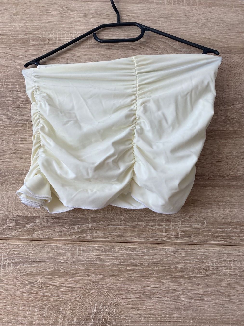 Top: Crop top tube blanc – Nuovo (secondo la descrizione) da Montreux venduto da Izapechee 1