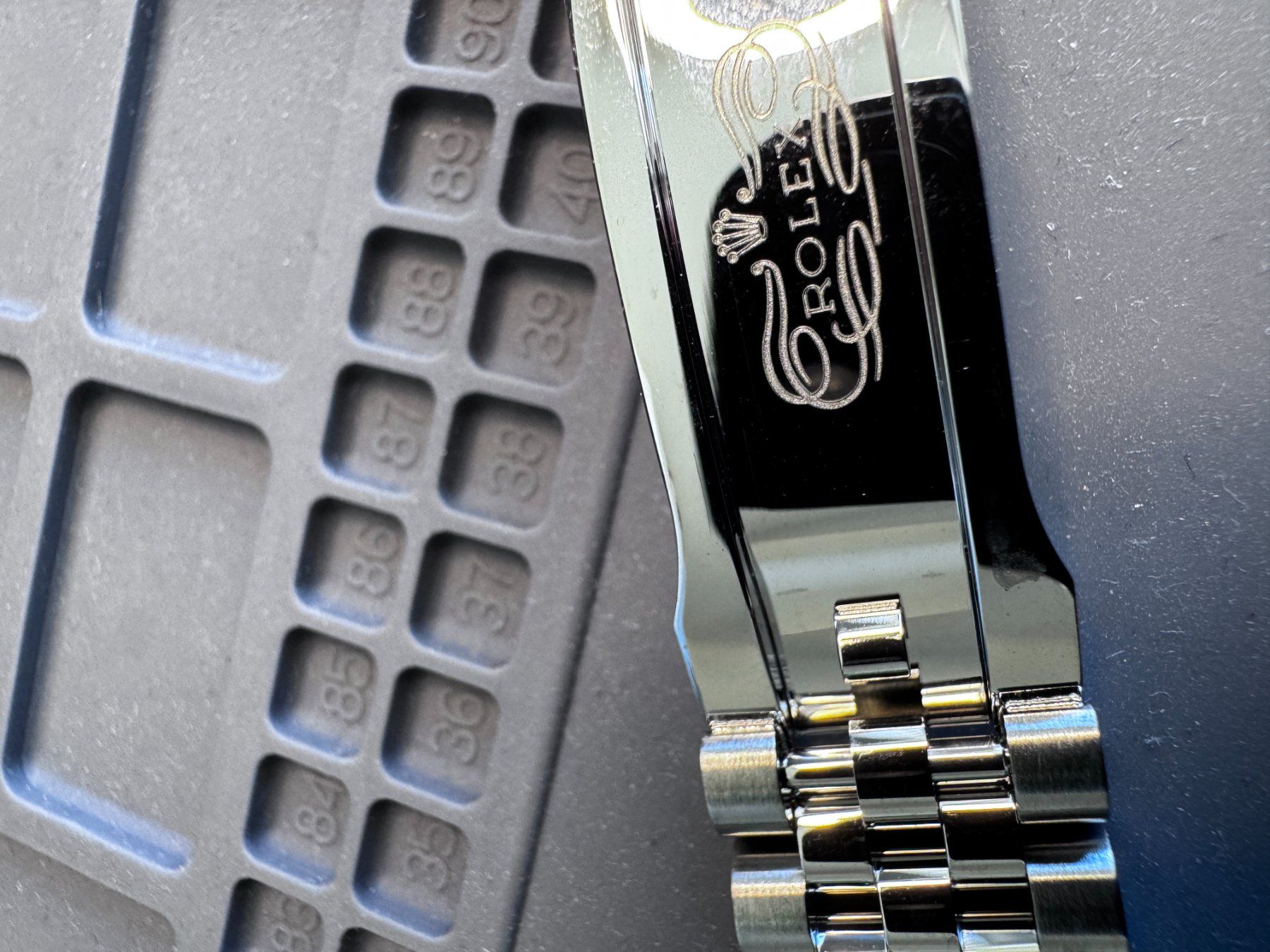 Rolex Orologi: Rolex Datejust 41 Blau Jubilee – Usato da Bäch SZ venduto da Samuelbrown 3