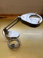 Werkstatt-Tischlampe mit Lupe und UV-Licht