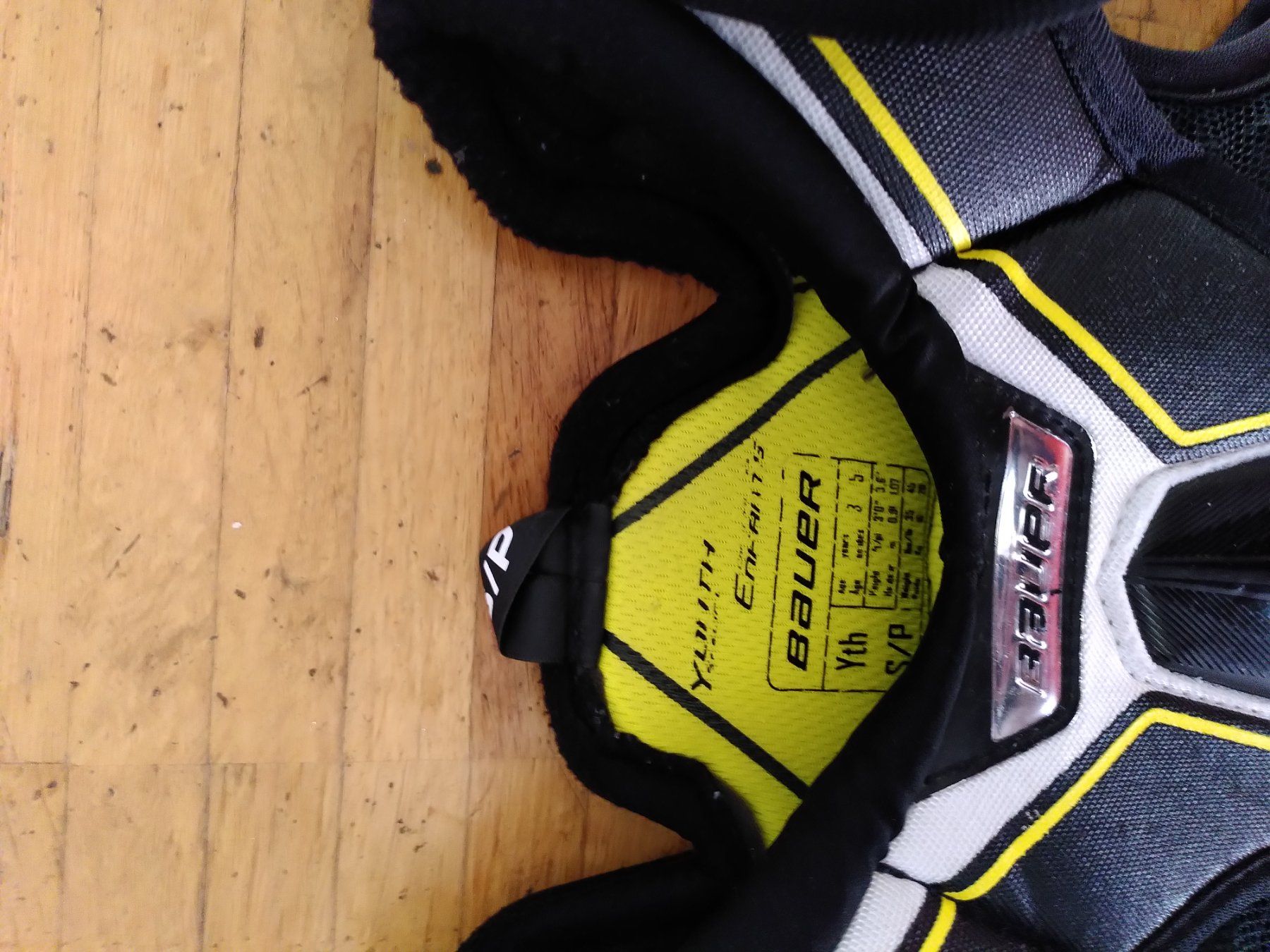 Bauer Protezioni & Imbottiture: Bauer Supreme Brustpanzer Youth S/P – Usato da Uster venduto da Truda 3