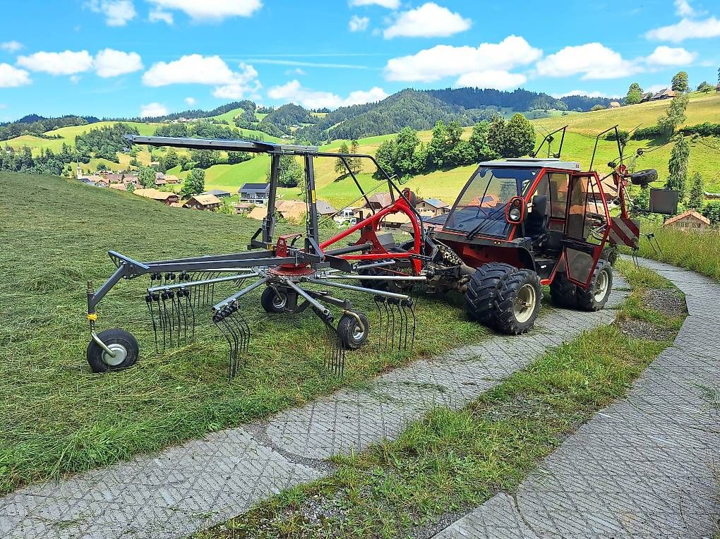 Raccolta foraggio grezzo: Frontschwader MF – Usato da Wasen im Emmental venduto da michu06 1