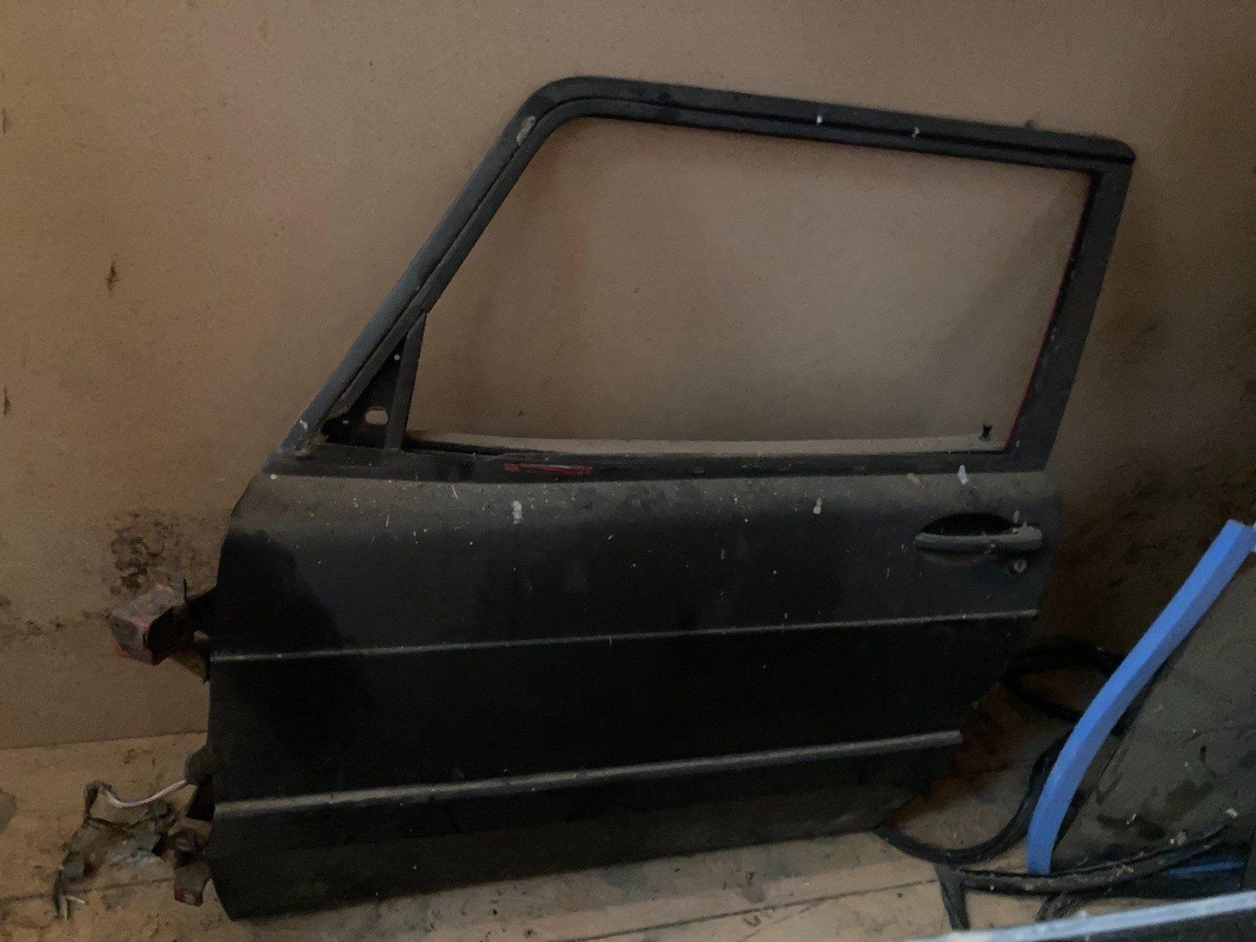 Saab Tutti pezzi di ricambio auto: Saab 900 Coupé Türe links – Usato da Unterkulm venduto da YS3