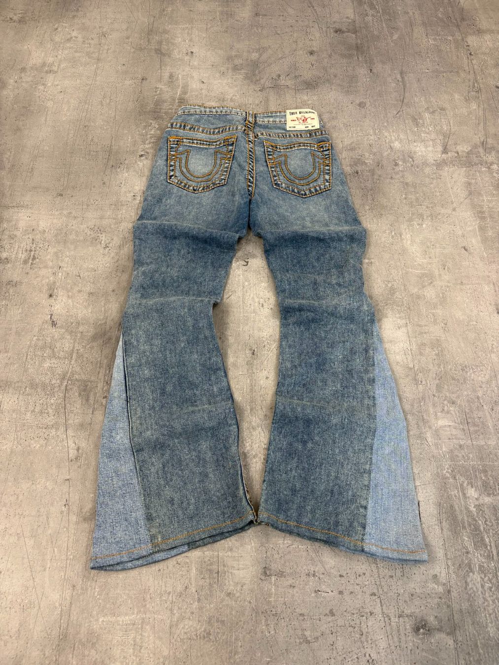 True Religion Jeans: Vintage True Religion Bootcut Flared Jeans (S) – Nuovo (secondo la descrizione) da Werdenberg venduto da hase.vintage