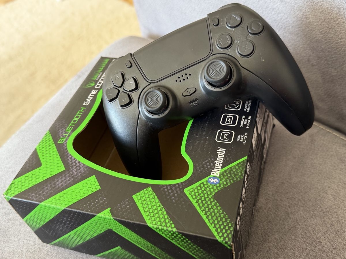 Console: Manette de jeu Bluetooth sans fil, comme neuve, pack complet – Usato da La Chaux-de-Fonds venduto da Sabinchenn 3