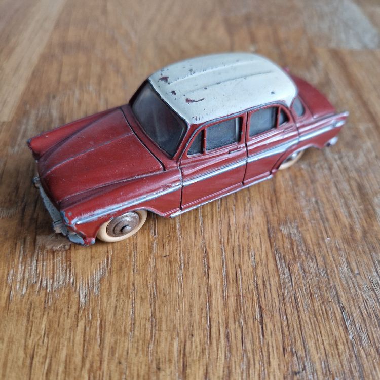Dinky Toys F n° 544 Simca Aronde P60 1/43 jamais joué en