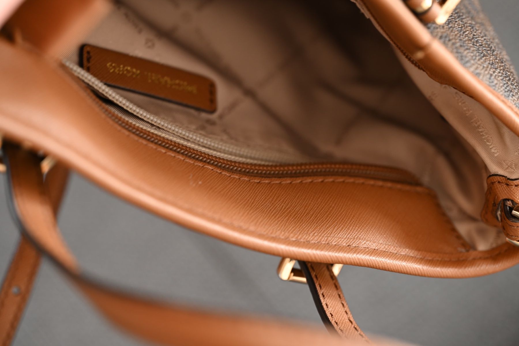 Michael Kors Borse da donna: Michael Kors neuwertige Tasche – Nuovo (secondo la descrizione) da Chur venduto da dor_jg2q 5