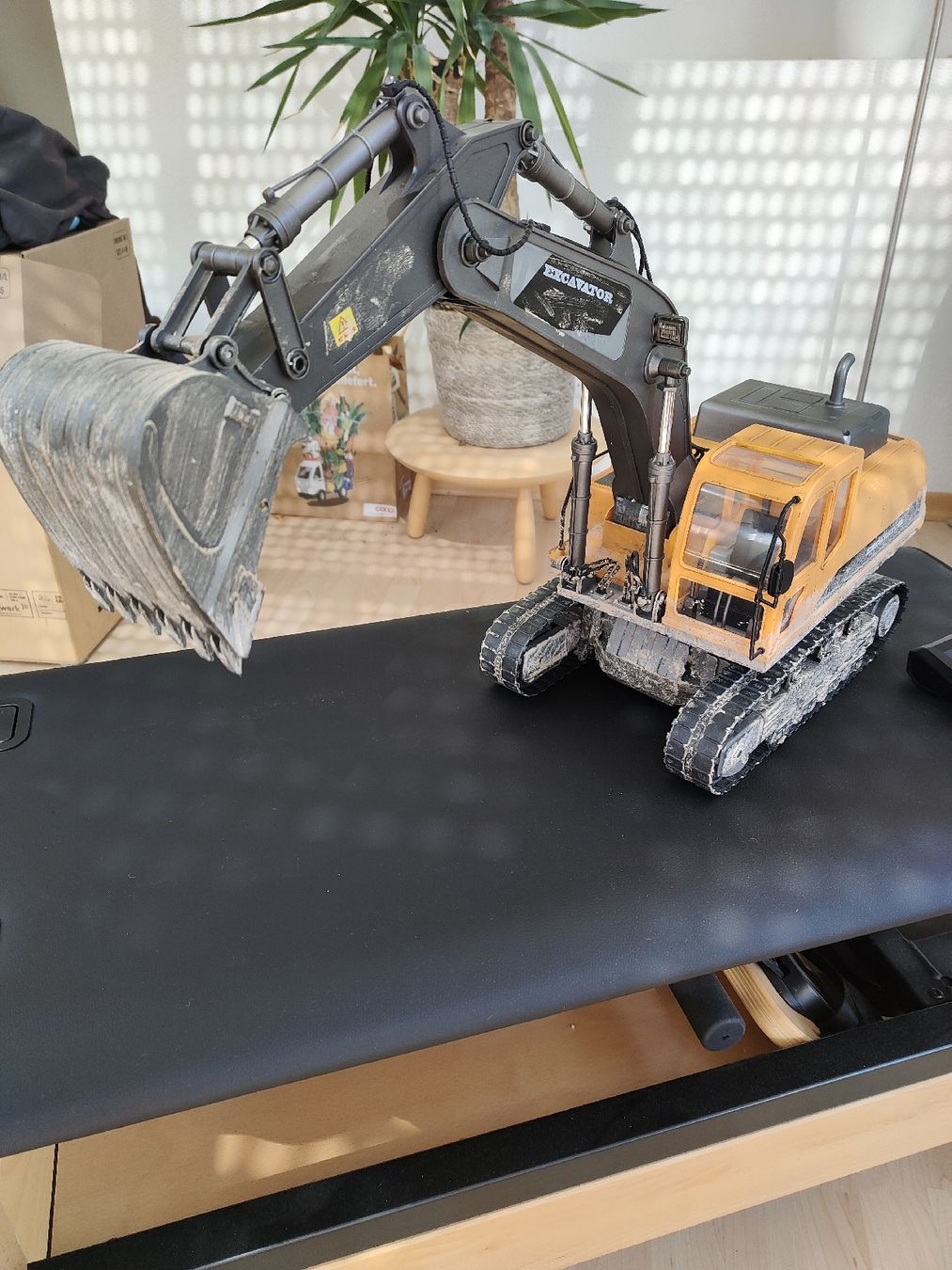 Carson Modellismo RC: Carson RC Raupenbagger "Excavator" 1:12 – Usato da Oetwil an der Limmat venduto da MicA-8955 2