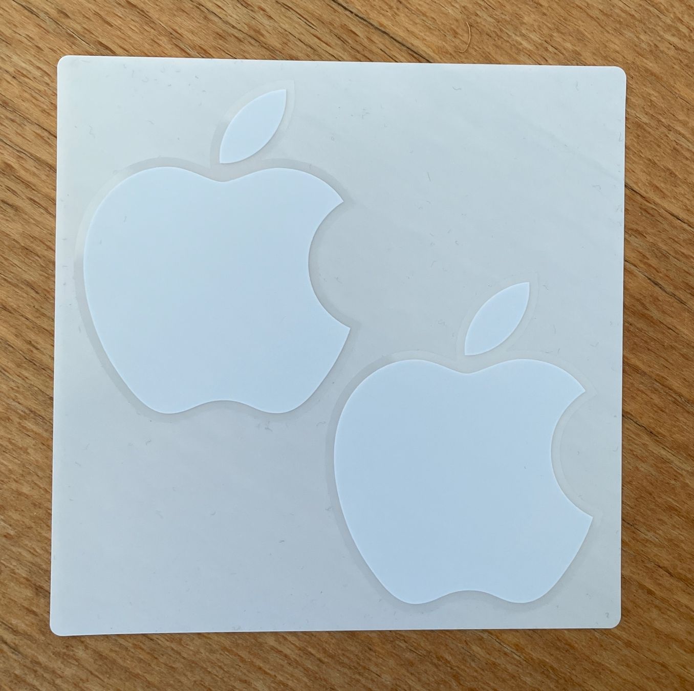 Sticker: 2 Kleber Apple Logo weiss, neu – Nuovo e nell'imballaggio originale da Gümligen venduto da soleil149