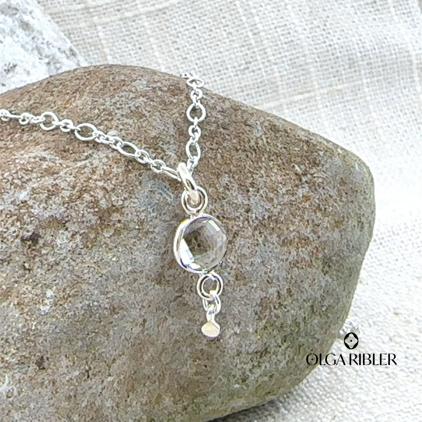 Olga Ribler Ketten: Silberkette fein 2 mm mit Topas 45 cm – Neu (gemäss Beschreibung) aus Luzern von Schmuckoutlet