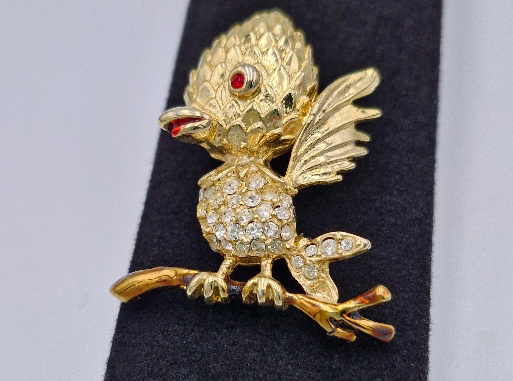 Broschen & Nadeln: vergoldete Vogel Brosche mit Strass-Steinen – Gebraucht aus Wald ZH von Silena02 2