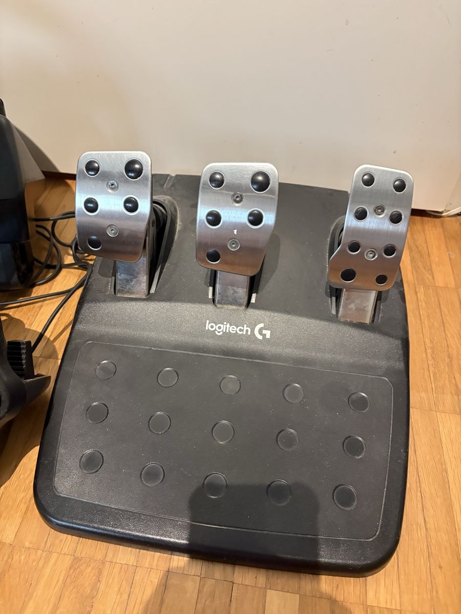 Logitech Manettes: Logitech G29 Set mit Schaltung ab 1.- !!! – D'occasion à Allschwil par leo_lft5 2