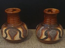 Zwei Krüge / Vasen aus Keramik