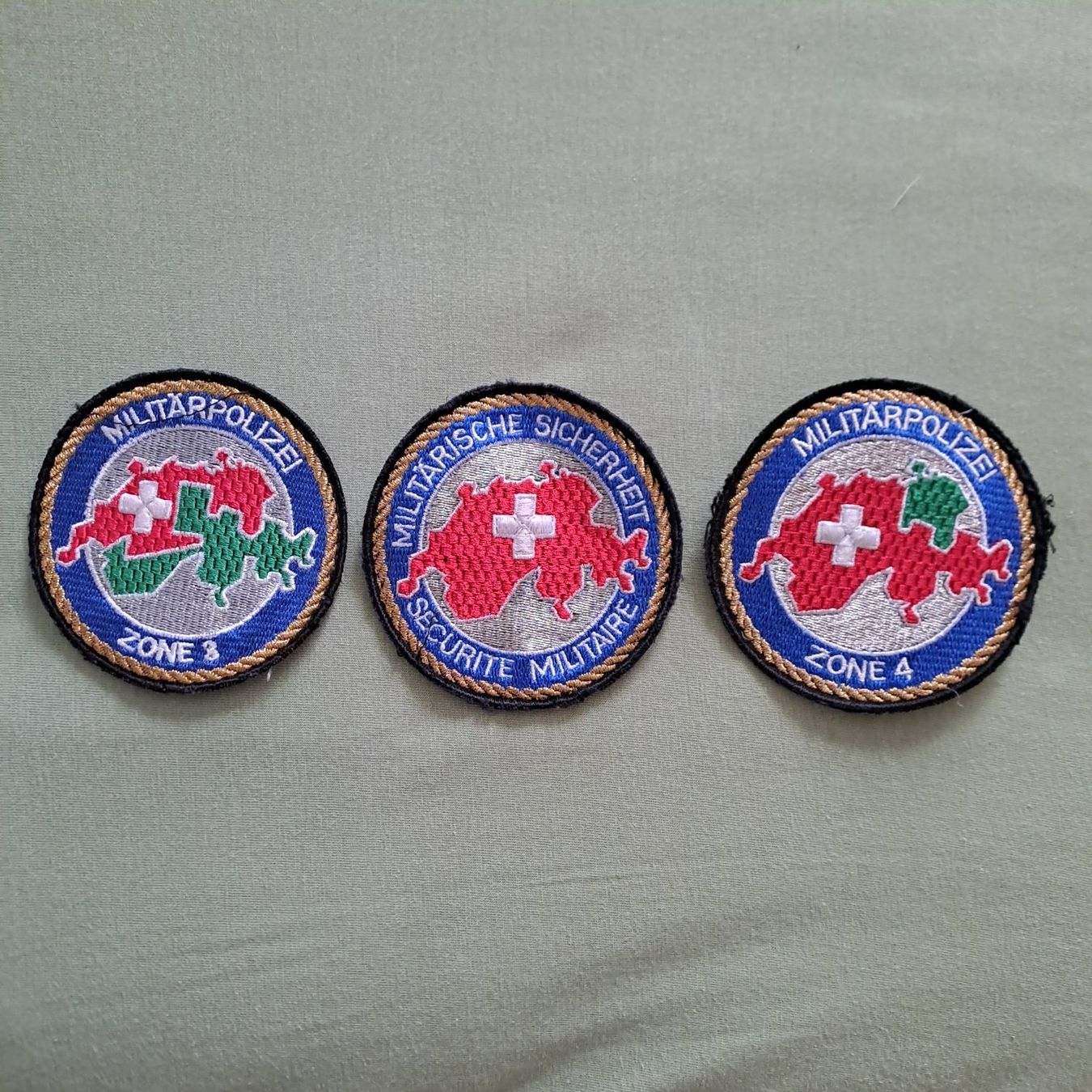 Armée suisse Plaquettes & Badges: Badge A95 Militärpolizei – Neuf (Voir description) à Gipf-Oberfrick par Mig_29