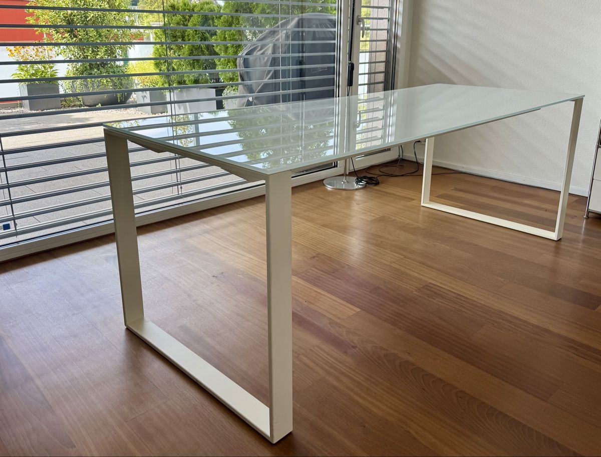 Bureaux: Bürotisch mit Glasplatte – D'occasion à Uster par Uster3