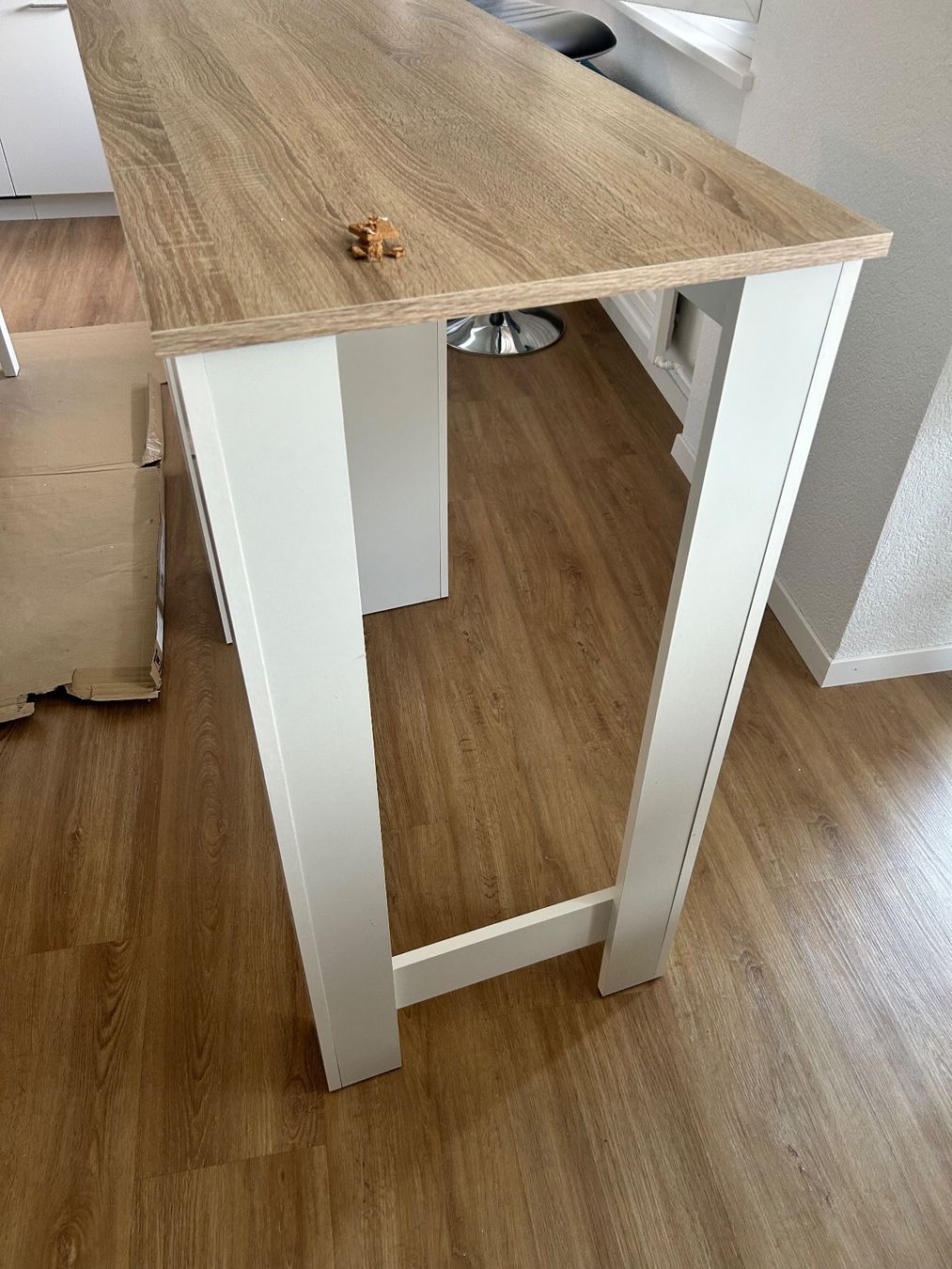 Tische: Bartisch neuwertig mit Regal, Weiss-Sonoma Eiche – Gebraucht aus Wünnewil von philippeemanuel90 3