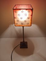 Vintage Tischlampe + Birne. Tolles Rot Orange Nachtlicht