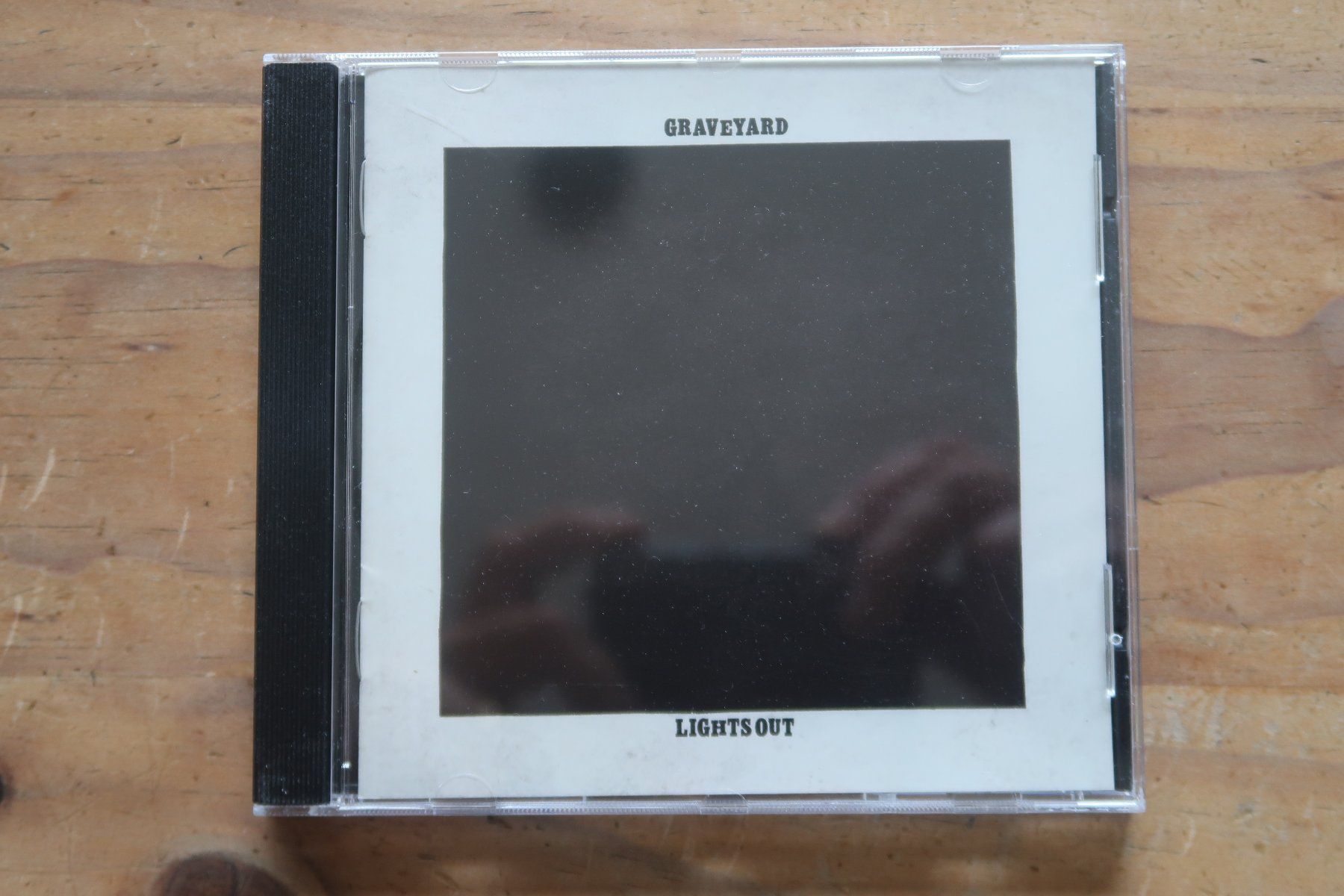 CD: GRAVEYARD - LIGHTS OUT - CD – Usato da Basel venduto da Patiscat