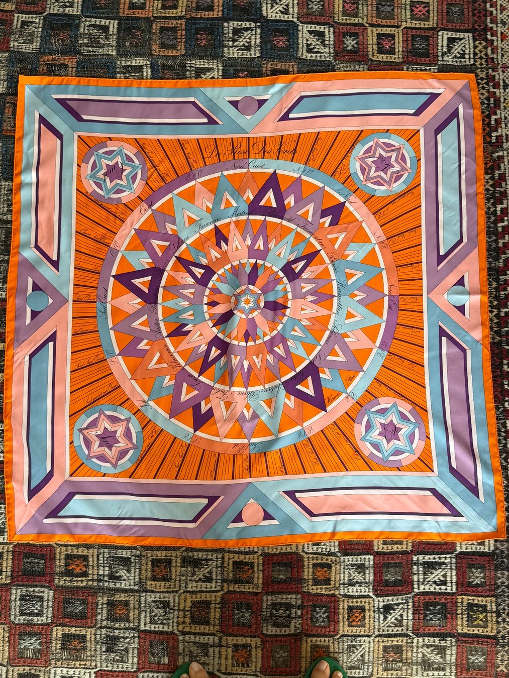 Hermès Foulards, Tücher & Schals: Hermes silk scarf – Neu (gemäss Beschreibung) aus Zürich von shrutipatel