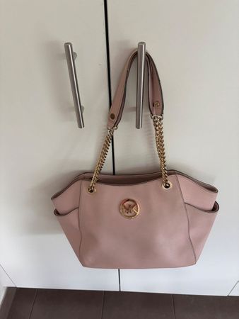 Sac à main Michael Kors rose poudré chaîne dorée