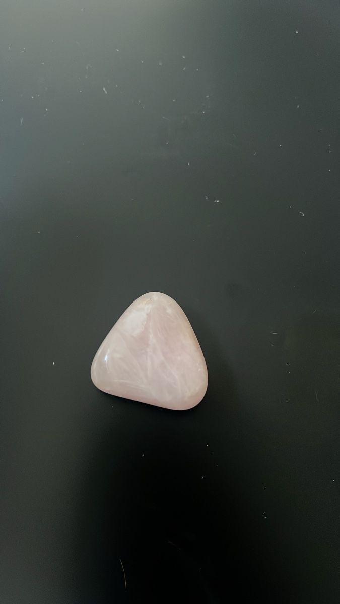 Mineralien & Heilsteine: Rosenquarz geschliffen – Gebraucht aus Basel von Regenschein