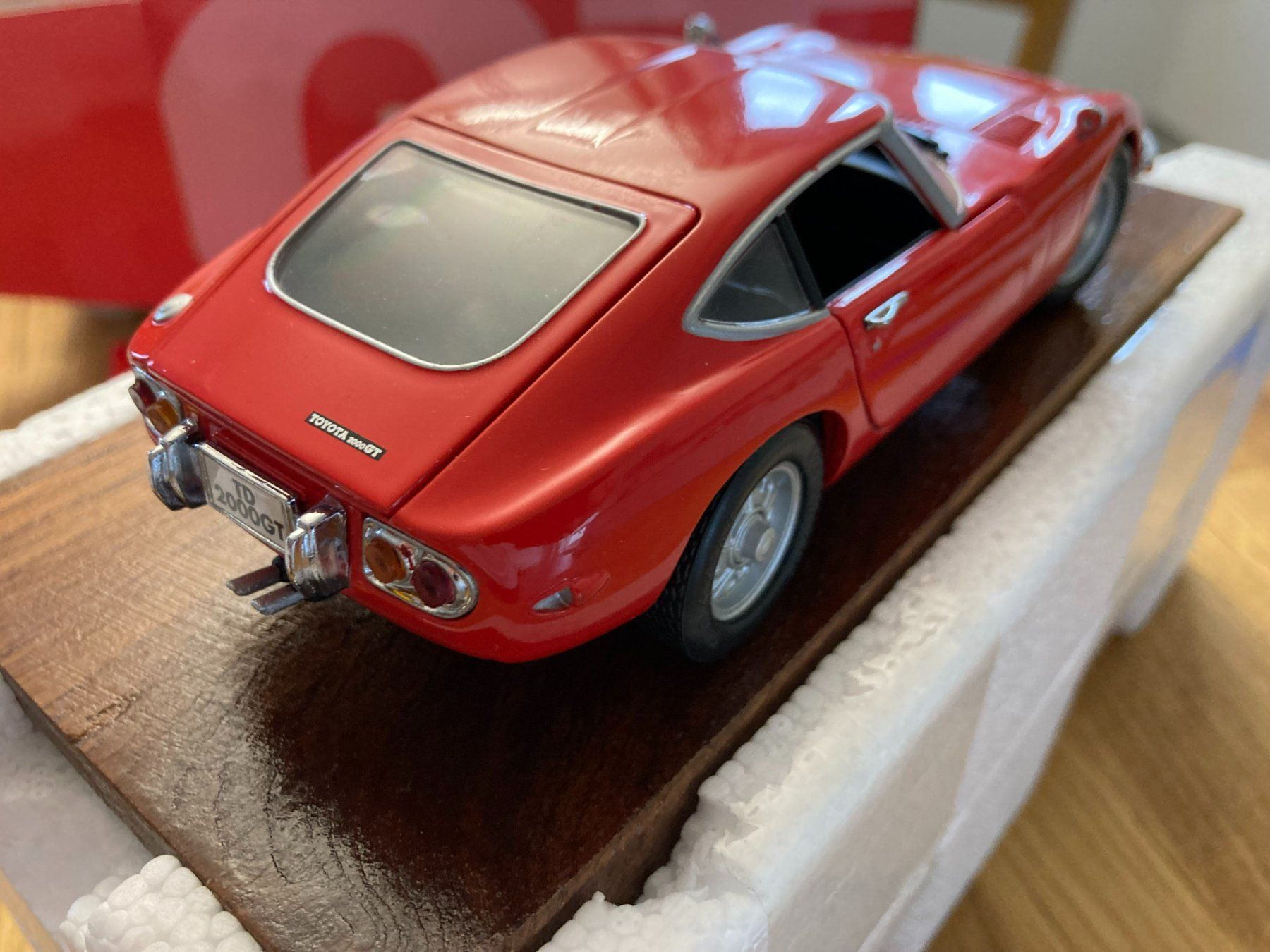 Toyota Modellini d'auto: Toyota GT 2000 – Nuovo e nell'imballaggio originale da Altenrhein venduto da Tribun75 9