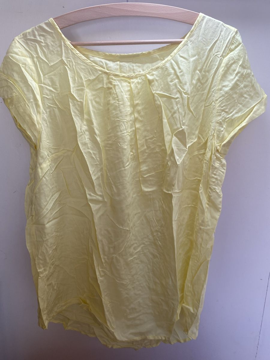 T-shirt: Leichtes und luftiges Shirt – Usato da Scuol venduto da frosch85