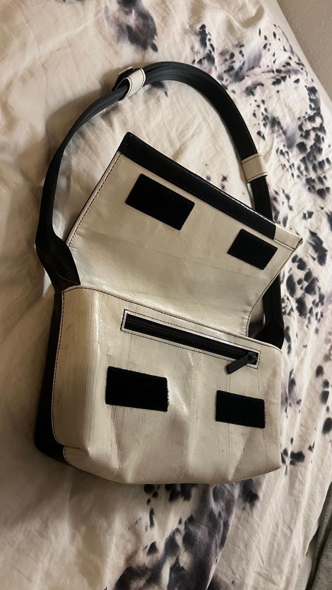 Freitag Borse: Freitag Tasche Laura F171 – Nuovo (secondo la descrizione) da Kilchberg ZH venduto da sheriffli 2