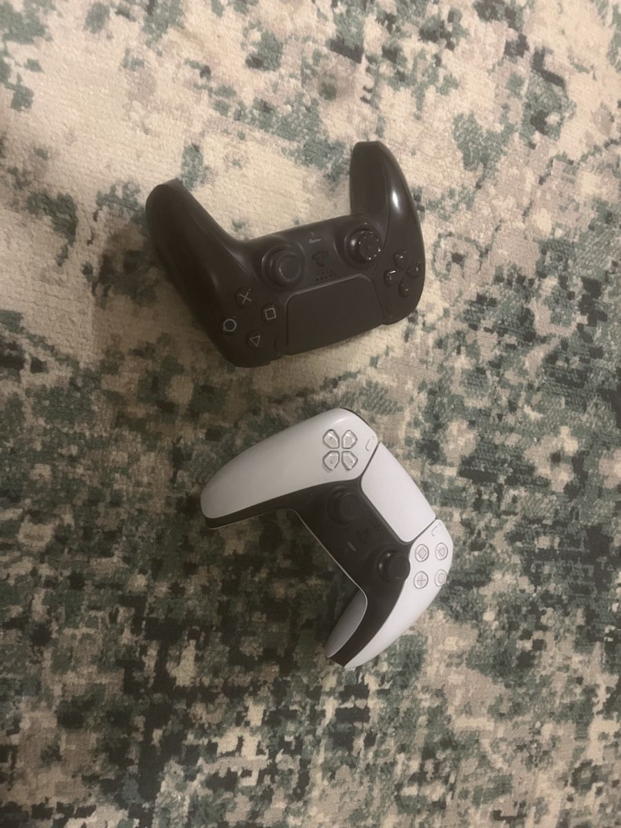 Sony Controller: 2 Playstation Controller – Gebraucht aus Bülach von Virgenia 3