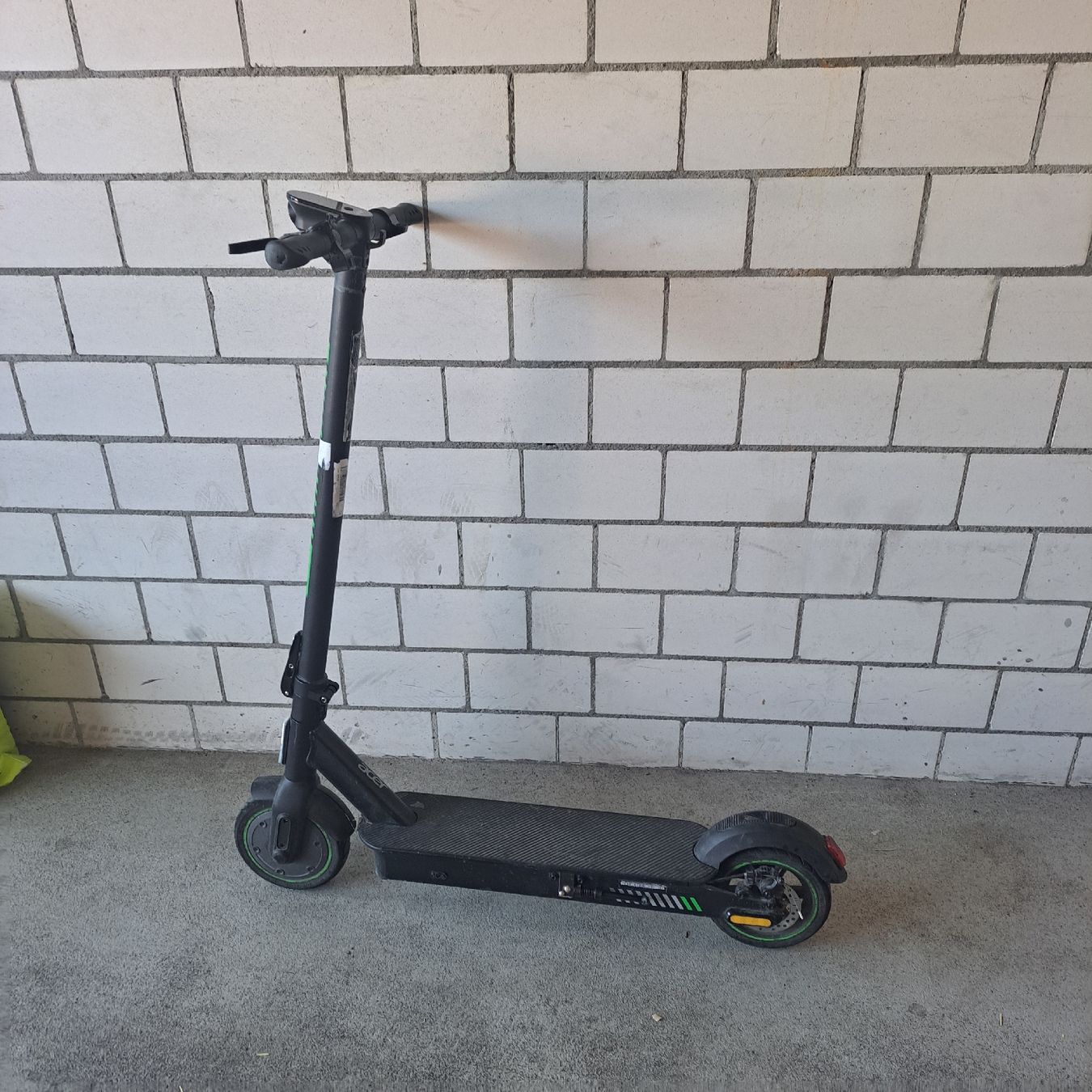 Kickboard: E-Scooter Acer ES 15 gebraucht  – Usato da Muolen venduto da Piksi03 2