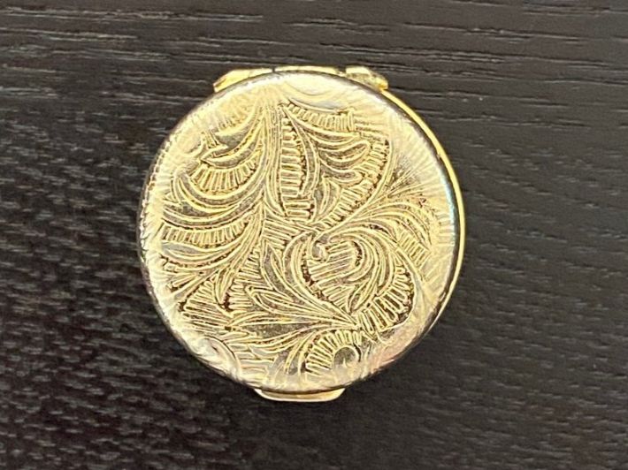 Altro in Cosmetici & Cura: Pillendose ziseliert mit Halbedelstein auf dem Deckel – Usato da Aarau venduto da radilio01 4