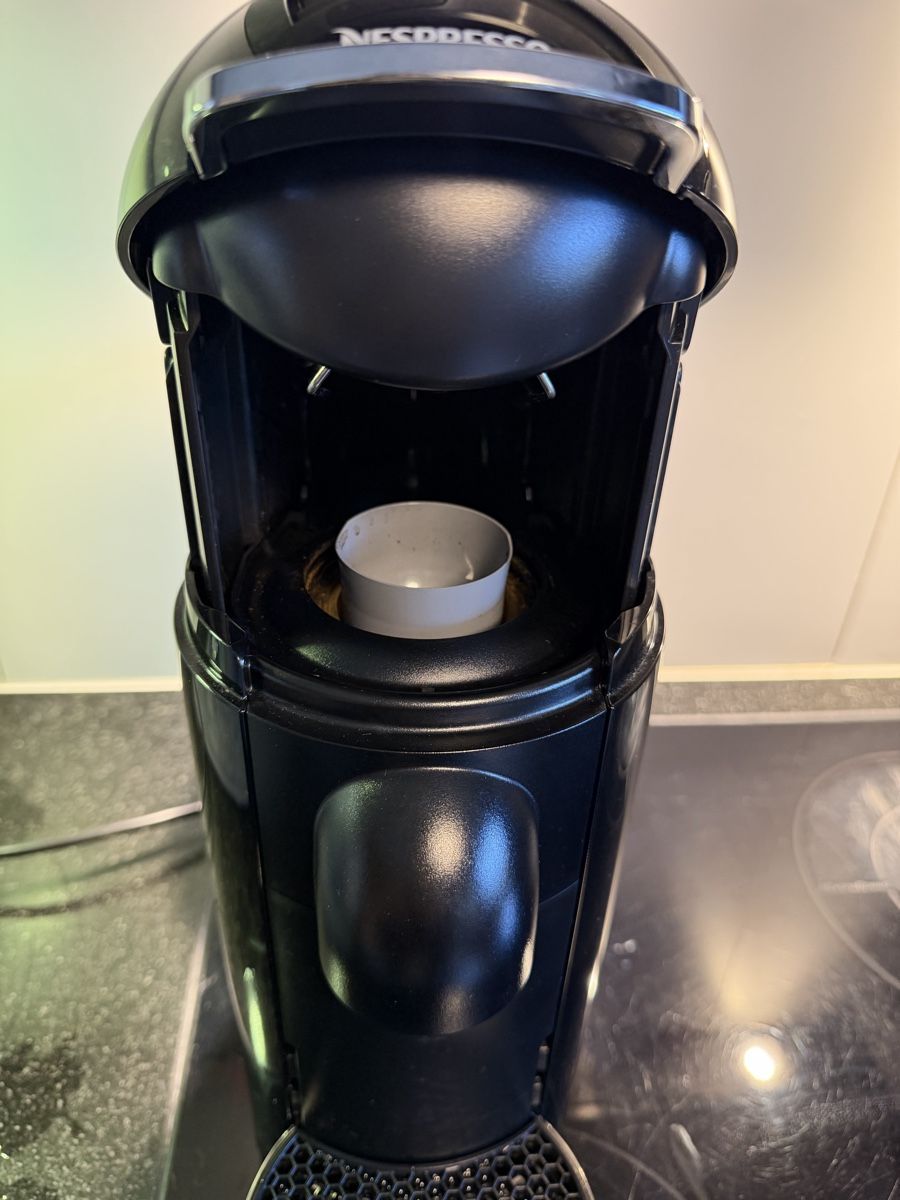 Nespresso Kaffeemaschinen & Espressomaschinen: Nespresso Vertuo Plus Coffee Machine Black – Gebraucht aus Steinhausen von phocea10 4