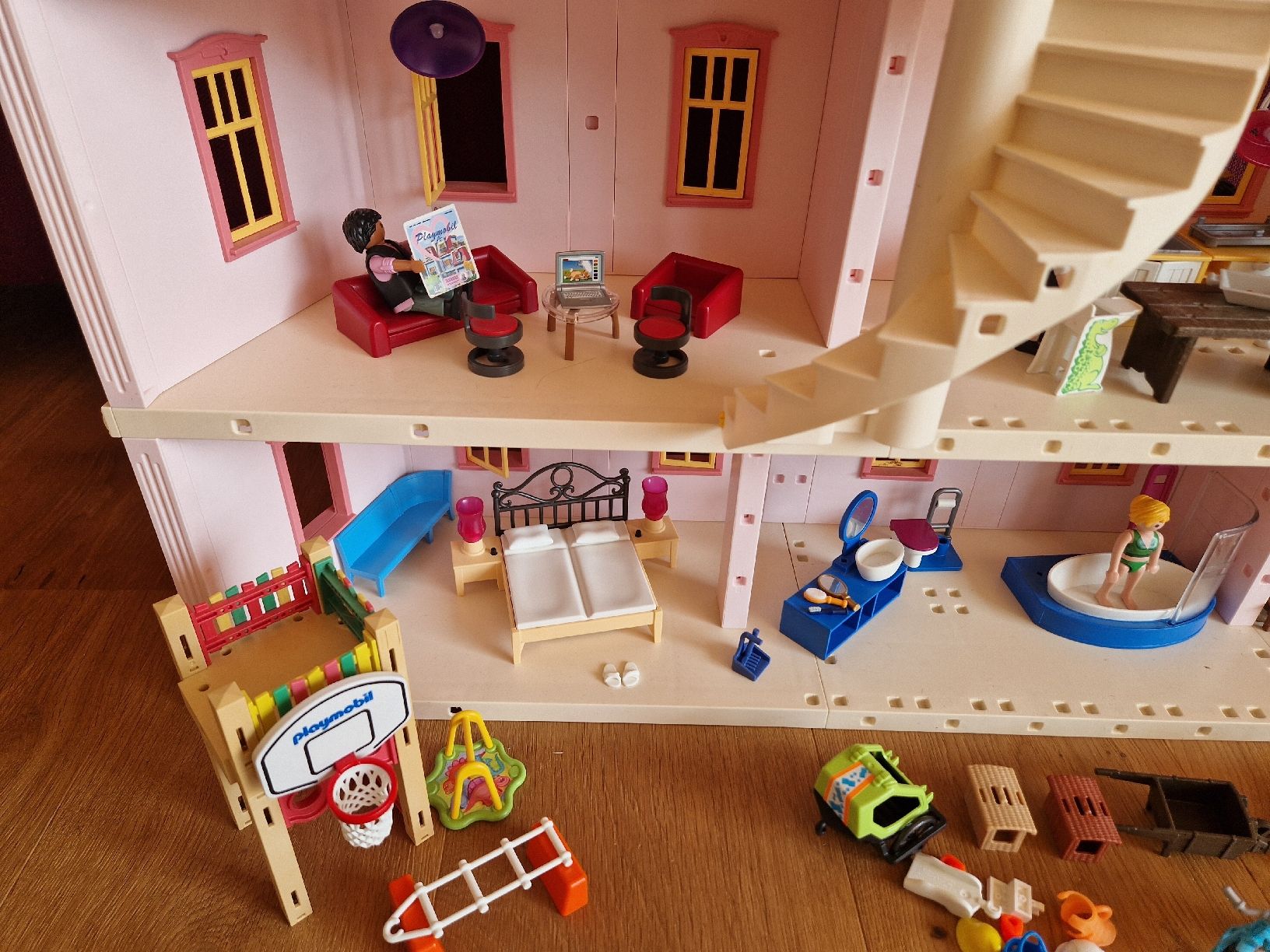 Playmobil Giocattoli: Grosses Playmobil Haus inkl Einrichtung – Usato da Altdorf UR venduto da midori05 5