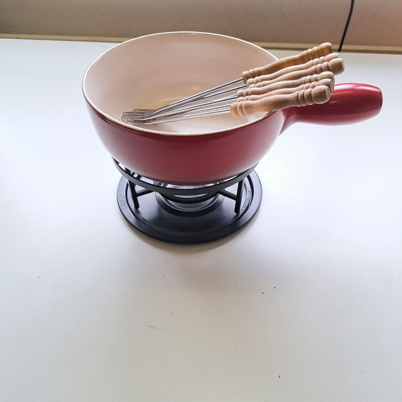 Padelle: Schönes rotes Fonduecaquelon – Usato da Zofingen venduto da Bachmann4