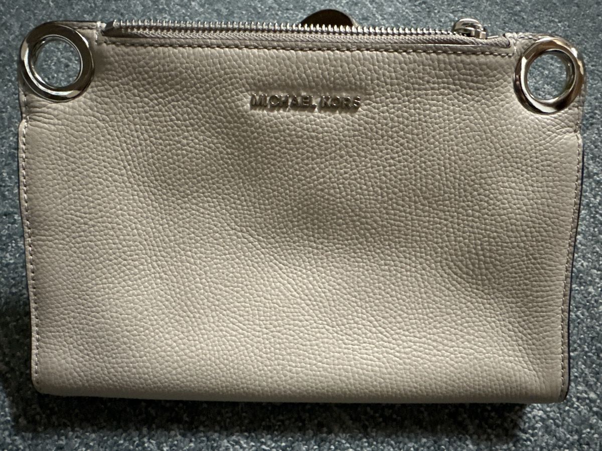Michael Kors Borse da donna: Michael Kors Täschli Leder beige  – Nuovo (secondo la descrizione) da Baltschieder venduto da YmroBe