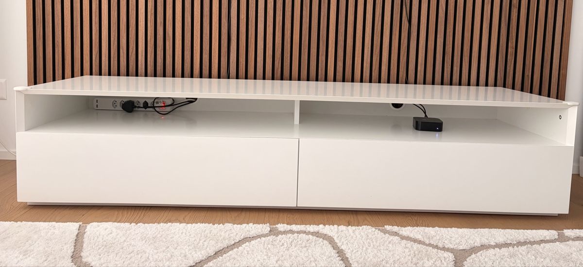 Pfister TV Möbel: White TV Stand with 2 Drawers Good Condition – Gebraucht aus Küsnacht ZH von jul_28g2