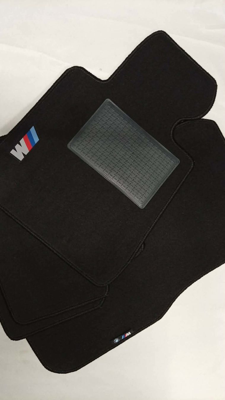 BMW Tapis / Bacs: TAPIS BMW – Neuf avec emballage d'origine à Cortaillod par dps_5866 3