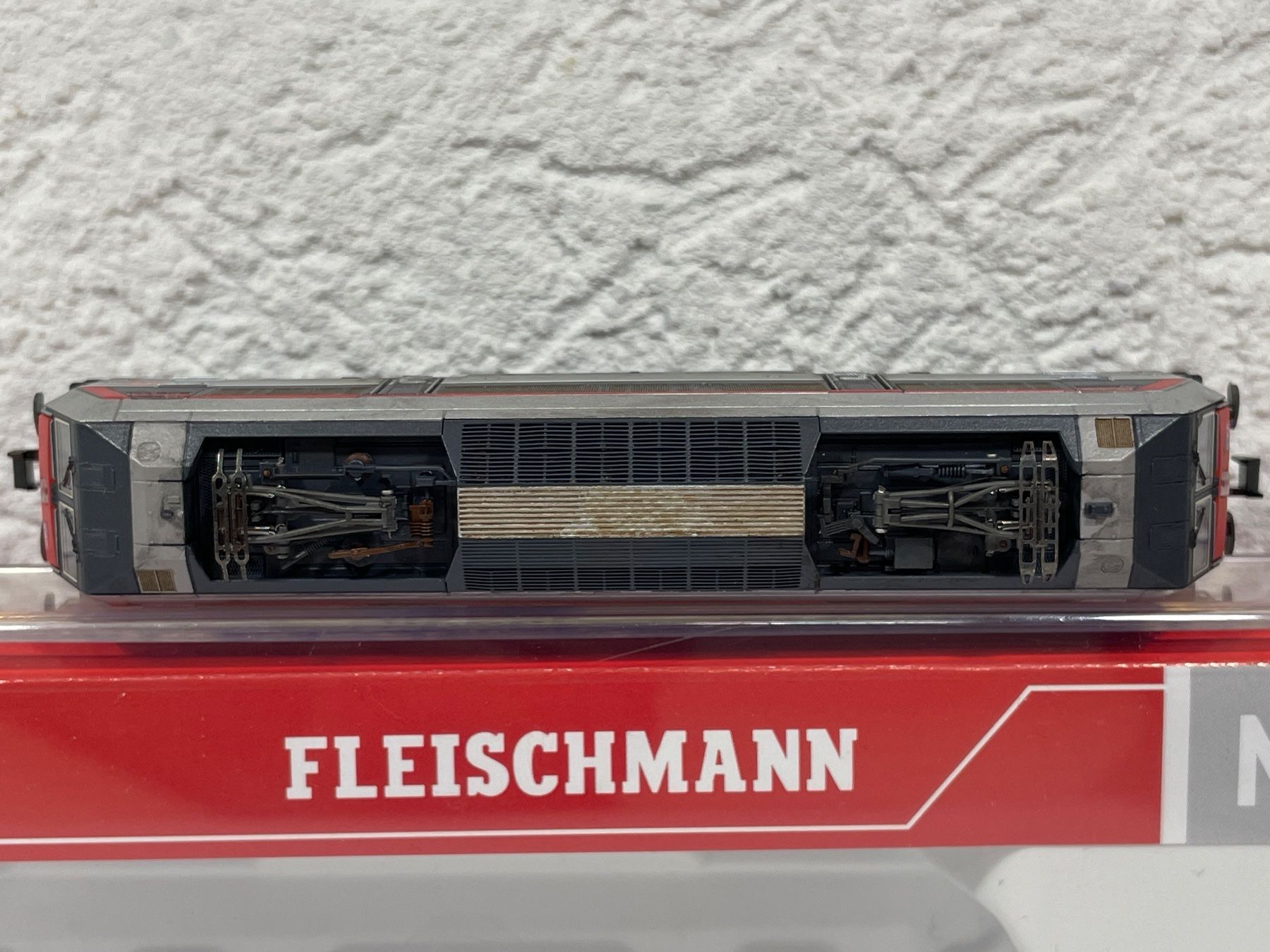 Fleischmann Modellini di ferrovie: Fleischmann 732241 SNCF BB 26227 E-Lok, gealtert, Spur N – Usato da Wilderswil venduto da Modellbahn-Shop-Moll 6